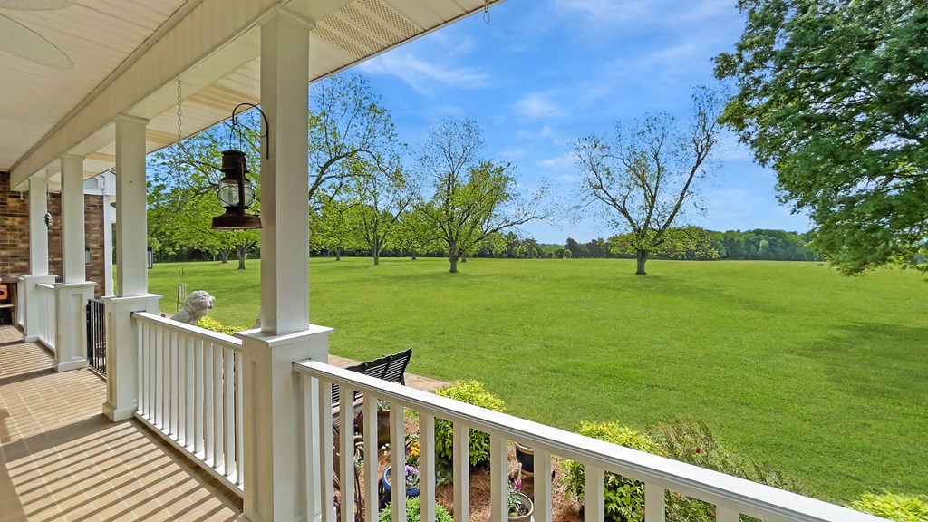 212 Hammond Road Greenwood, SC 29646 - Photo 5 of 40 Front Porch View