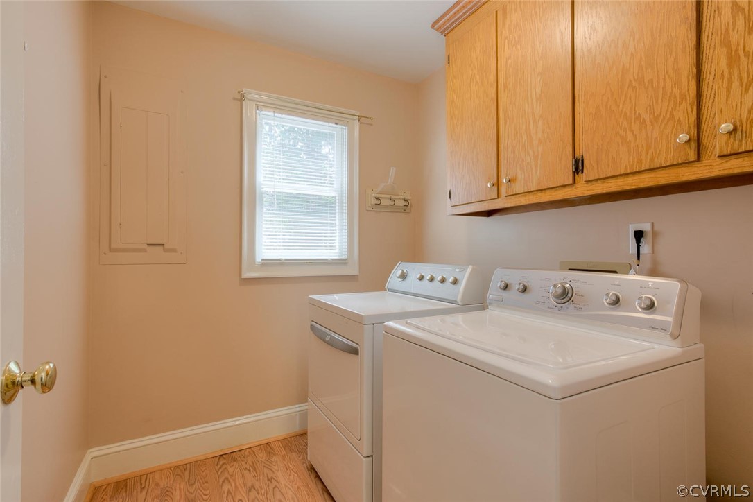 9211 Cattail Road Chesterfield, VA 23838 - Photo 22 of 37 a utility room with dryer and washer