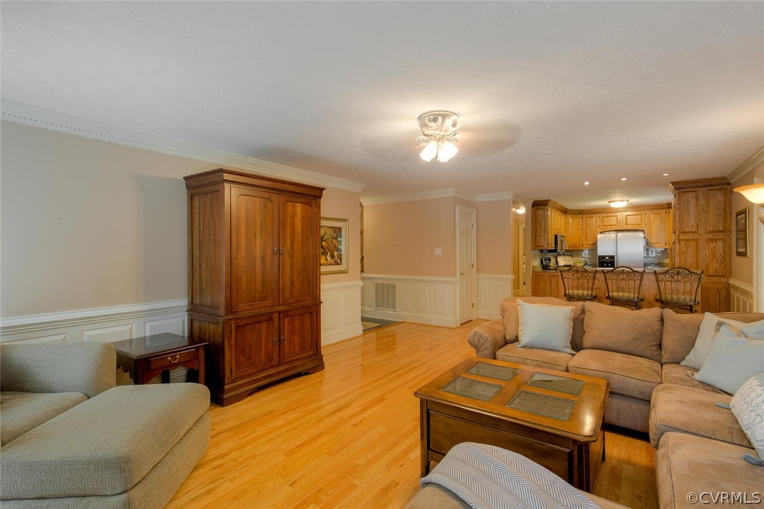 9211 Cattail Road Chesterfield, VA 23838 - Photo 10 of 37 a living room with furniture