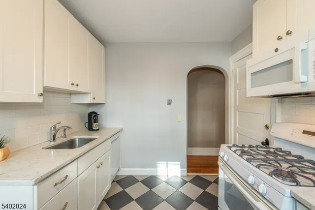 $4,500 | 77 Central Avenue, Unit 1, Montclair, NJ 07042