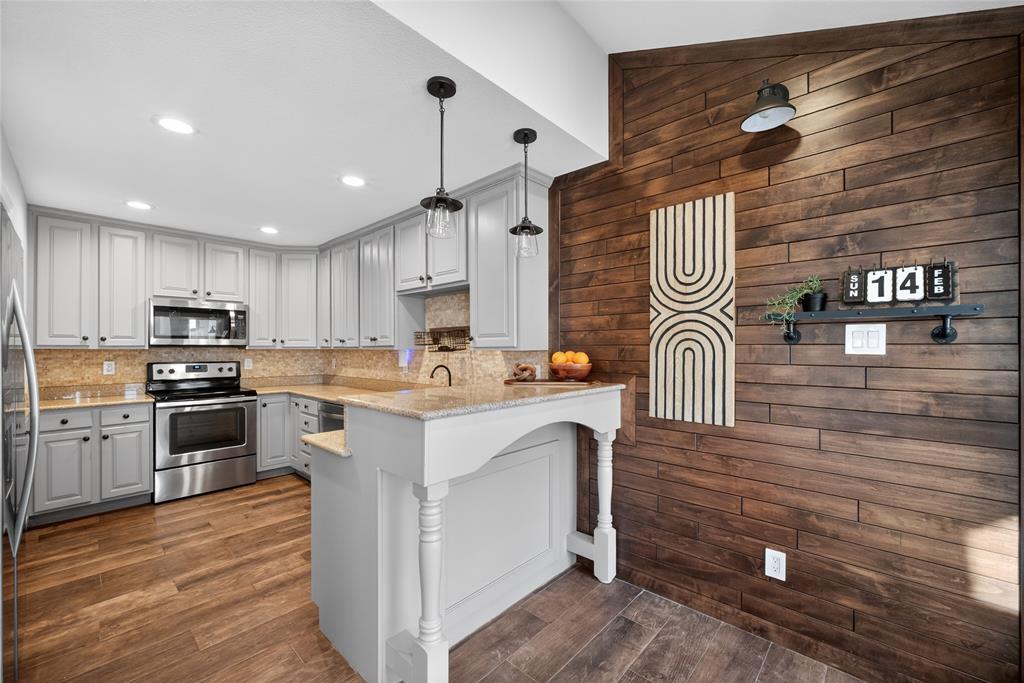 18040 Midway Road, Unit 209 Dallas, TX 75287 - Photo 2 of 35