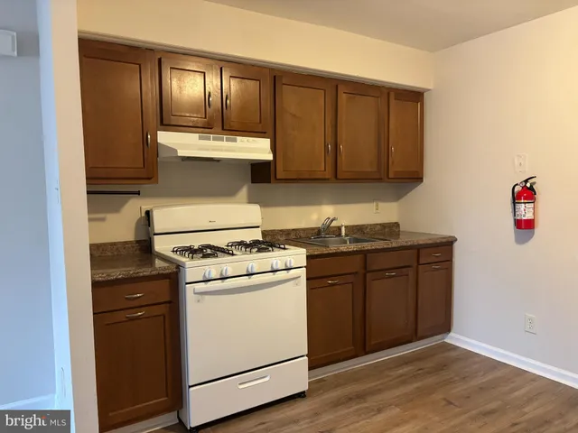 $1,300 | 1927 West River Drive, Pennsauken, NJ 08110