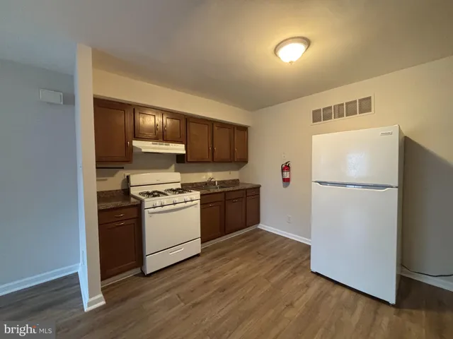 $1,300 | 1927 West River Drive, Pennsauken, NJ 08110