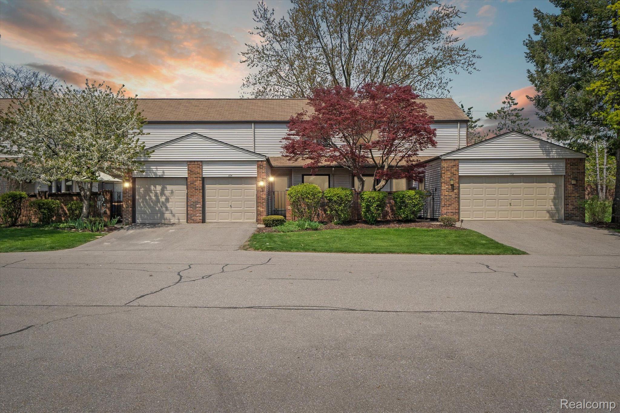 1104 Willow Grove Court Rochester, MI 48307 - Photo 1 of 38 Gallery Image 1