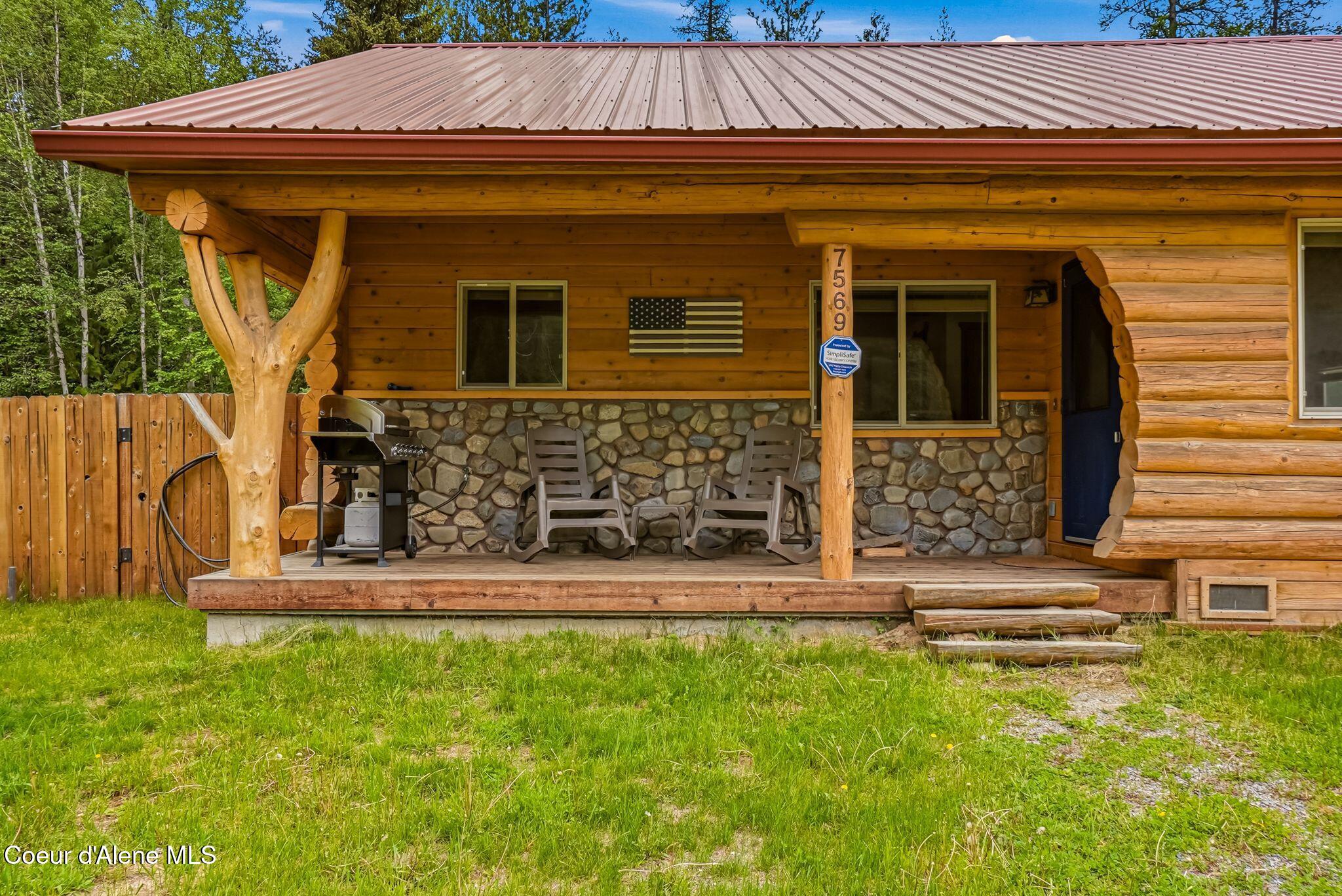 7569 Upper Pack River Road Sandpoint, ID 83864 - Photo 3 of 88 Inside-Media-UpperPack-3