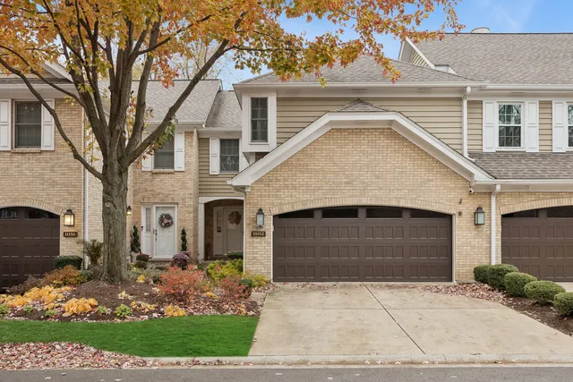 $489,900 | 11152 Indian Woods Drive, Indian Head Park, IL 60525