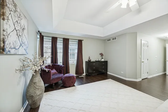 $489,900 | 11152 Indian Woods Drive, Indian Head Park, IL 60525