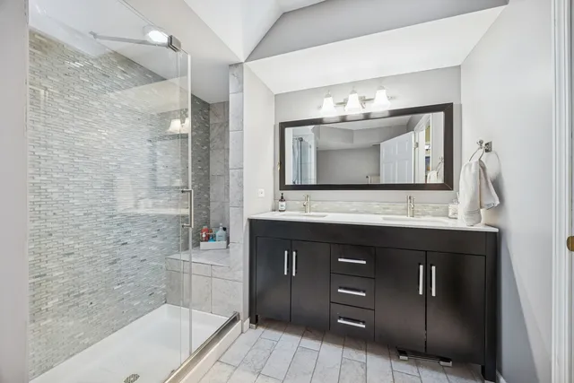 $489,900 | 11152 Indian Woods Drive, Indian Head Park, IL 60525