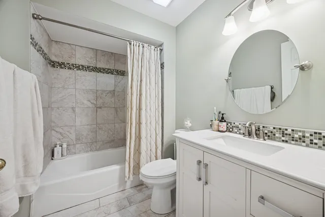 $489,900 | 11152 Indian Woods Drive, Indian Head Park, IL 60525