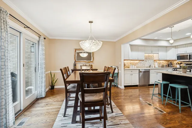 $489,900 | 11152 Indian Woods Drive, Indian Head Park, IL 60525