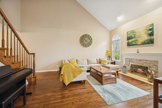 $489,900 | 11152 Indian Woods Drive, Indian Head Park, IL 60525