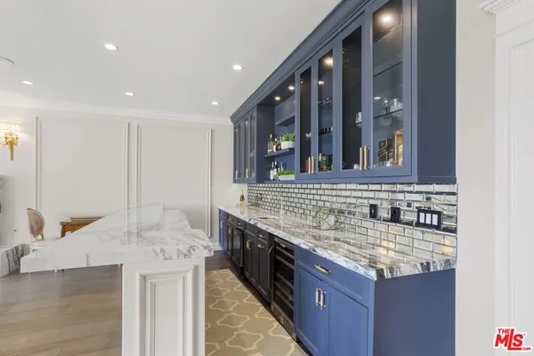 $6,950,000 | 15515 Collina Strada, Los Angeles, CA 90077