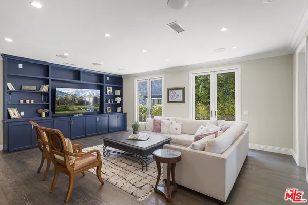 $6,950,000 | 15515 Collina Strada, Los Angeles, CA 90077
