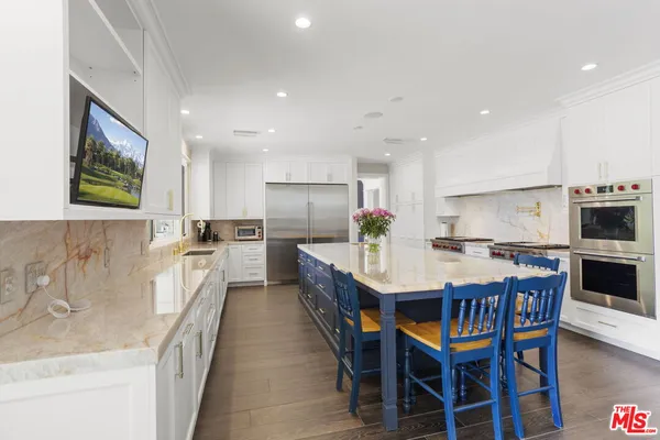 $6,950,000 | 15515 Collina Strada, Los Angeles, CA 90077
