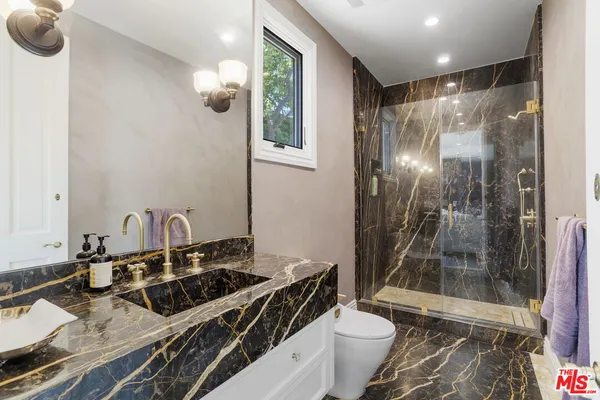 $6,950,000 | 15515 Collina Strada, Los Angeles, CA 90077