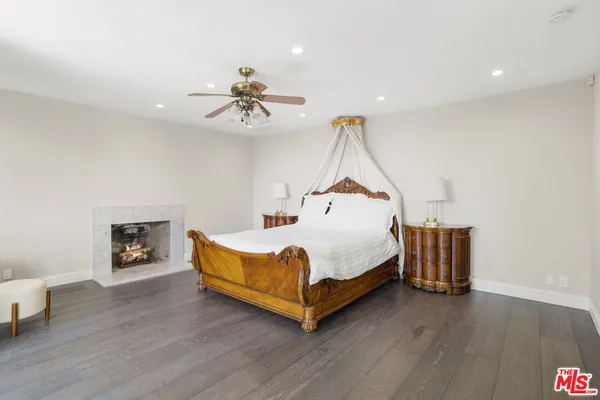 $6,950,000 | 15515 Collina Strada, Los Angeles, CA 90077