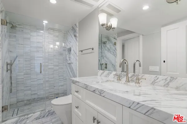 $6,950,000 | 15515 Collina Strada, Los Angeles, CA 90077