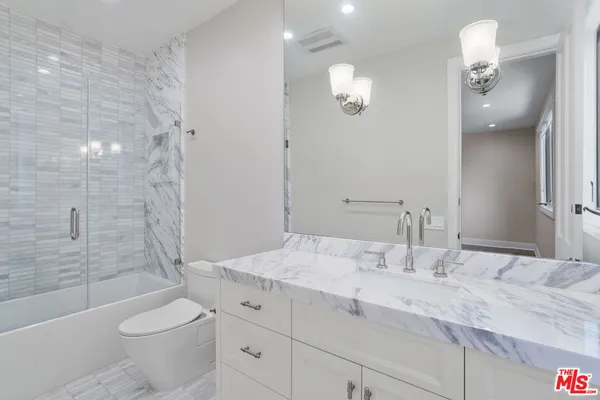 $6,950,000 | 15515 Collina Strada, Los Angeles, CA 90077
