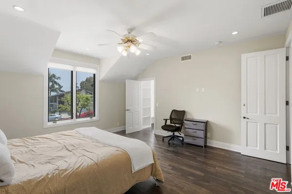 $6,950,000 | 15515 Collina Strada, Los Angeles, CA 90077