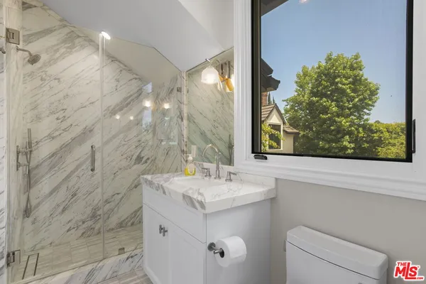 $6,950,000 | 15515 Collina Strada, Los Angeles, CA 90077