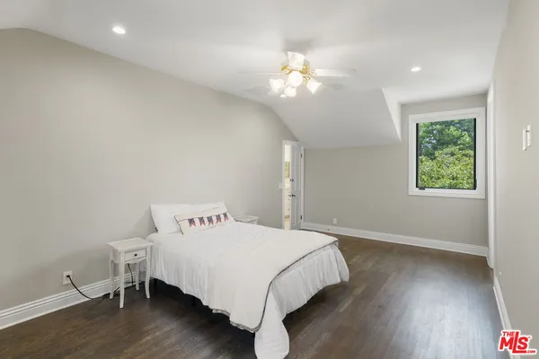 $6,950,000 | 15515 Collina Strada, Los Angeles, CA 90077