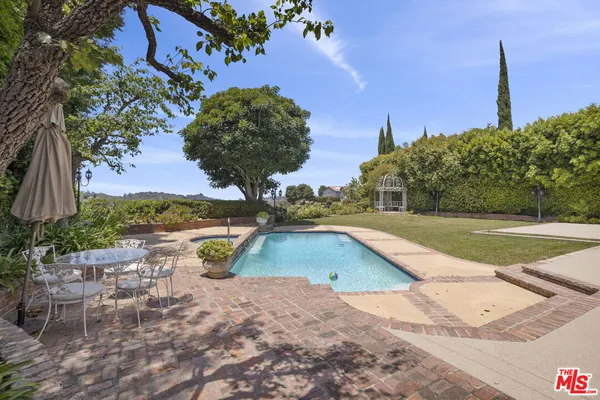 $6,950,000 | 15515 Collina Strada, Los Angeles, CA 90077