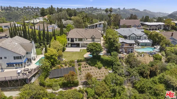 $6,950,000 | 15515 Collina Strada, Los Angeles, CA 90077