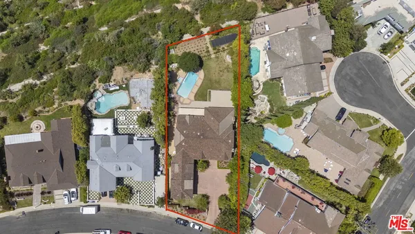 $6,950,000 | 15515 Collina Strada, Los Angeles, CA 90077