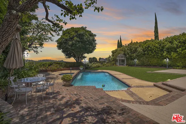 $6,950,000 | 15515 Collina Strada, Los Angeles, CA 90077