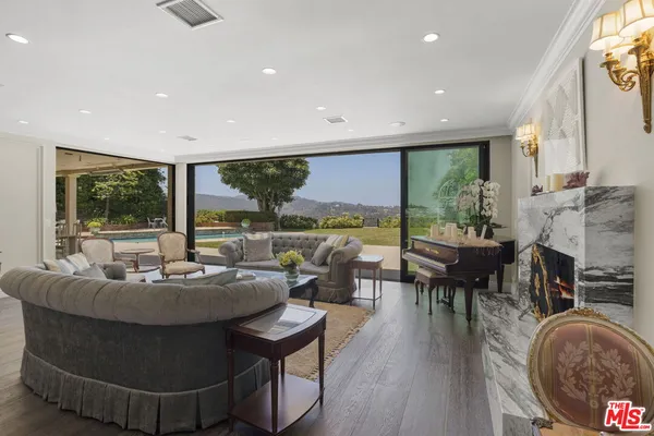 $6,950,000 | 15515 Collina Strada, Los Angeles, CA 90077