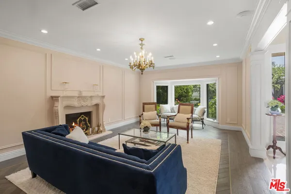 $6,950,000 | 15515 Collina Strada, Los Angeles, CA 90077