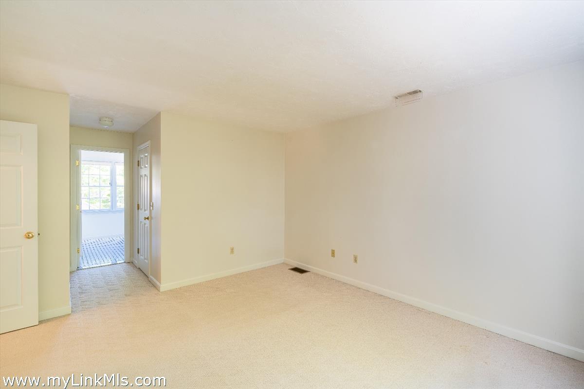 261 Sandpiper Lane, Unit 12 Vineyard Haven, MA 02568 - Photo 21 of 50 a view of room