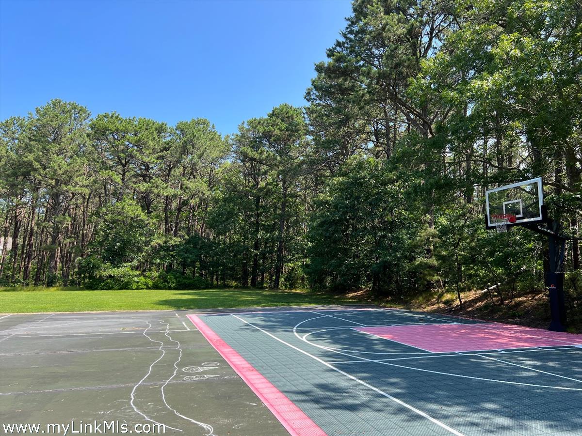 261 Sandpiper Lane, Unit 12 Vineyard Haven, MA 02568 - Photo 46 of 50 a view of a tennis court