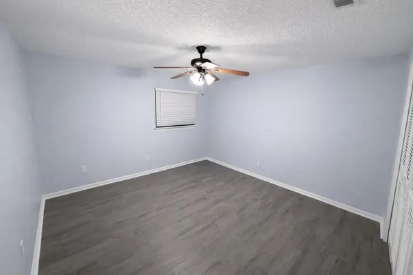 $1,395 | 800 North San Jacinto Street, Unit 201, Conroe, TX 77301
