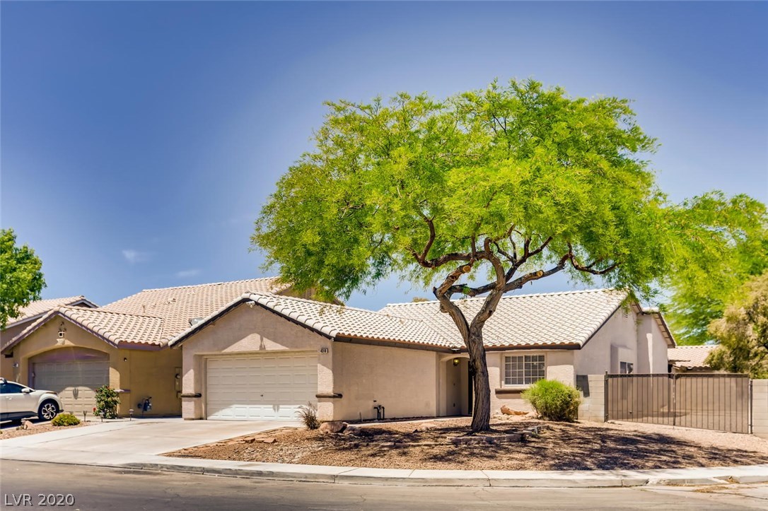4318 Ranch Foreman Road North Las Vegas, NV 89032 - Photo 3 of 27
