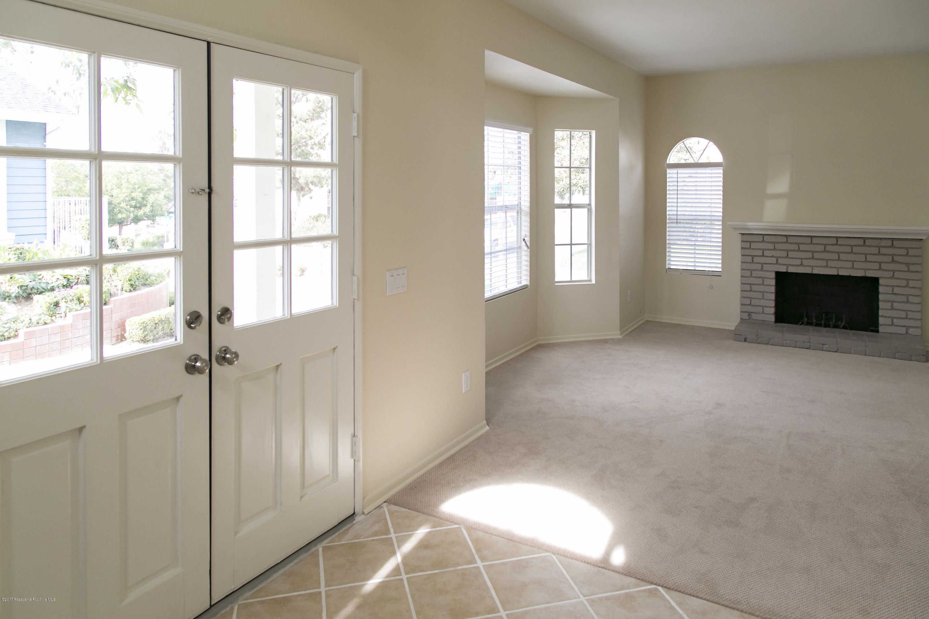 6661 Lang Court Riverside, CA 92506 - Photo 3 of 30 _D3_1109