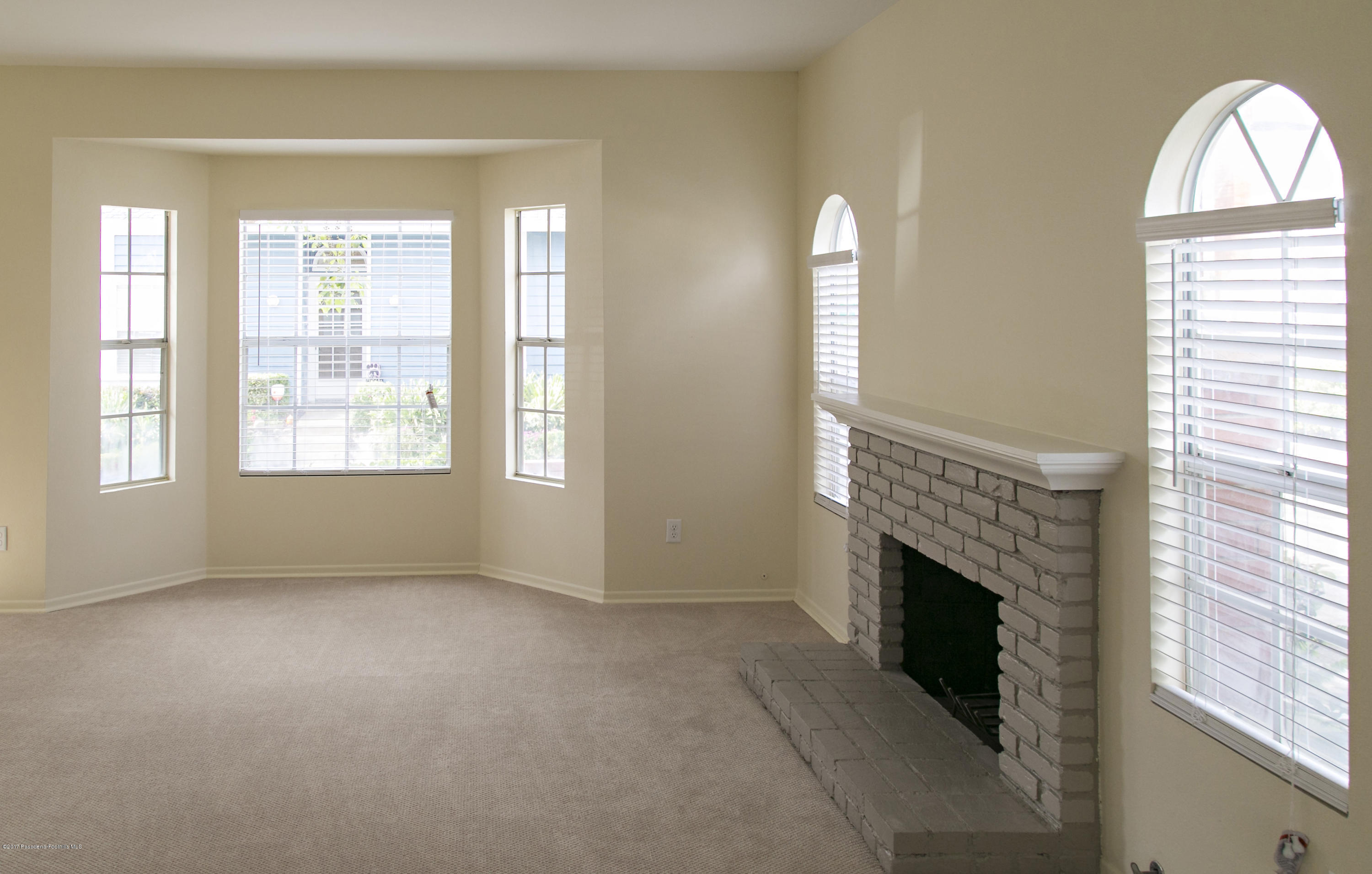 6661 Lang Court Riverside, CA 92506 - Photo 5 of 30 _D3_1095