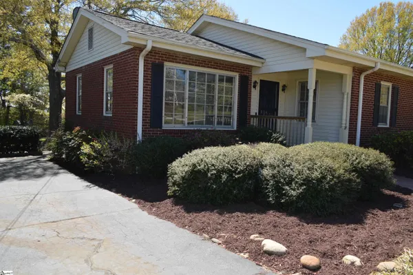 $1,875 | 206 Hillside Drive, Greer, SC 29651
