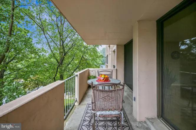 4141 North Henderson Road, Unit 322 Arlington, VA 22203 - Photo 17 of 53 a balcony with outdoor view
