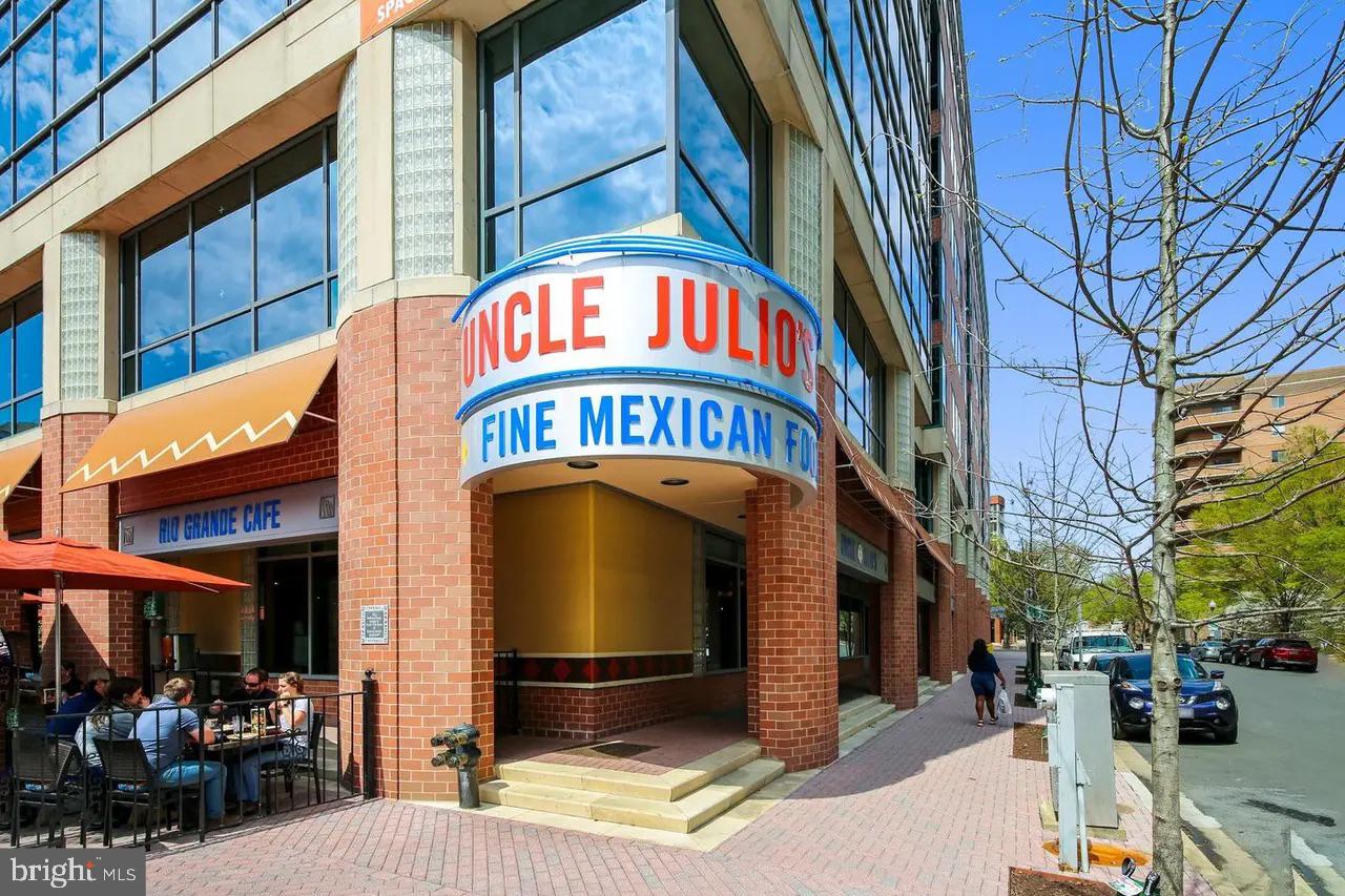 4141 North Henderson Road, Unit 322 Arlington, VA 22203 - Photo 49 of 53 a sign on the wall of building