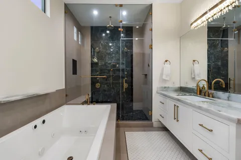 $2,700,000 | 3002 Ferndale Street, Houston, TX 77098