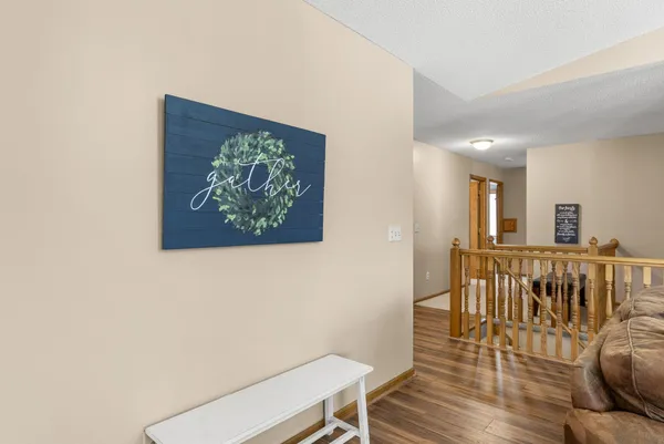 $475,000 | 33584 Washington Street Northeast, Cambridge, MN 55008