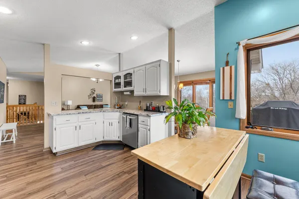 $475,000 | 33584 Washington Street Northeast, Cambridge, MN 55008