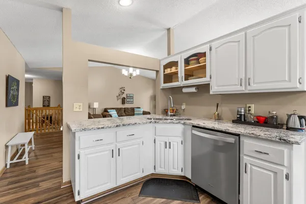 $475,000 | 33584 Washington Street Northeast, Cambridge, MN 55008