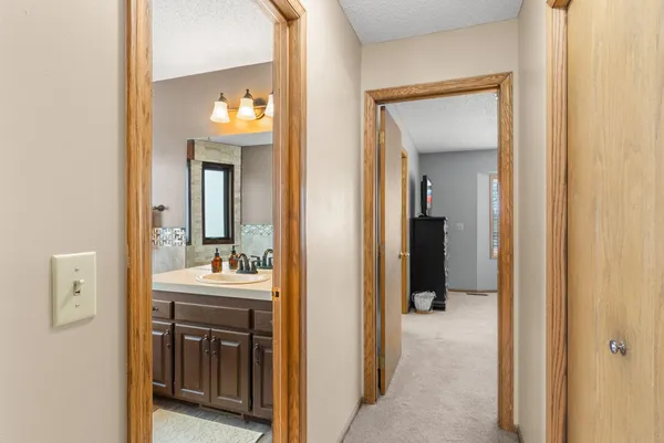 $475,000 | 33584 Washington Street Northeast, Cambridge, MN 55008