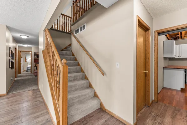 $475,000 | 33584 Washington Street Northeast, Cambridge, MN 55008
