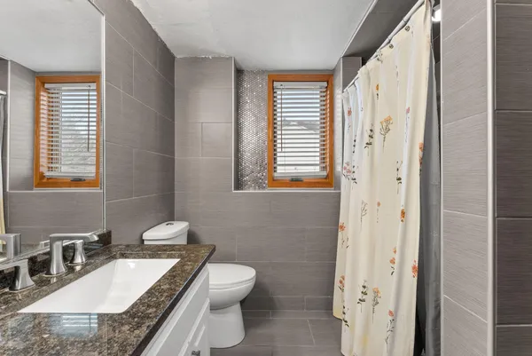 $475,000 | 33584 Washington Street Northeast, Cambridge, MN 55008