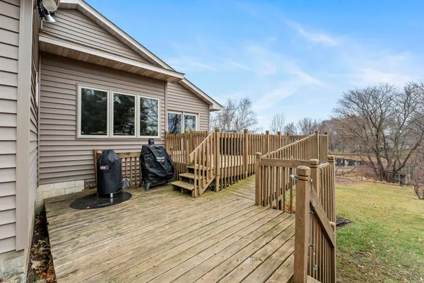 $475,000 | 33584 Washington Street Northeast, Cambridge, MN 55008