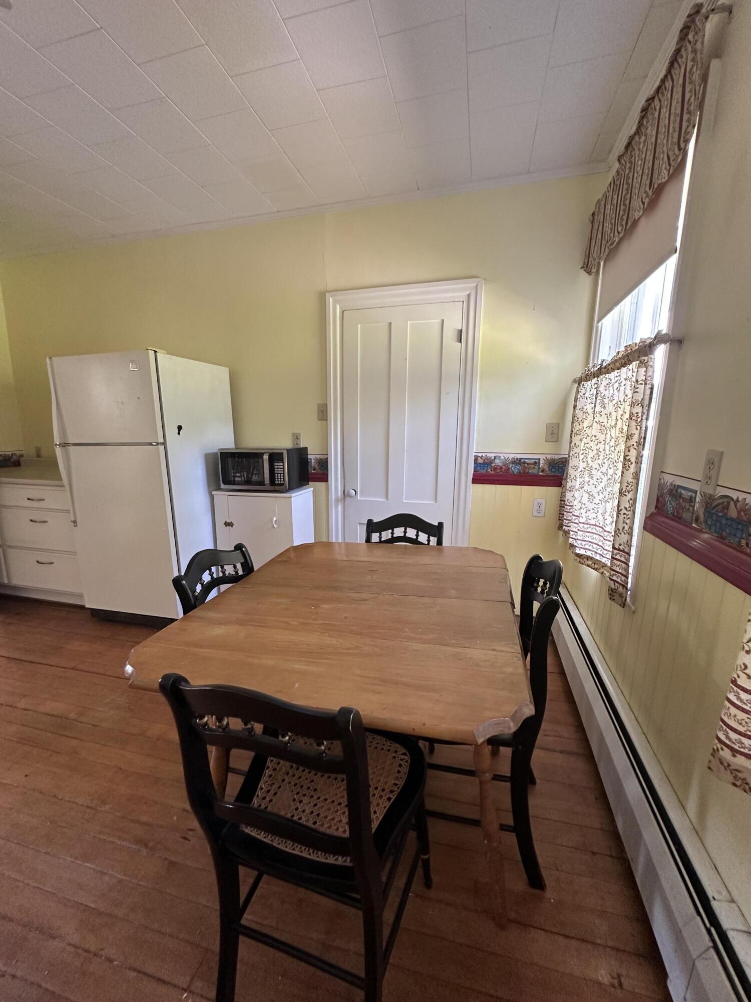 24 Old Rte One Waldoboro, ME 04572 - Photo 5 of 40