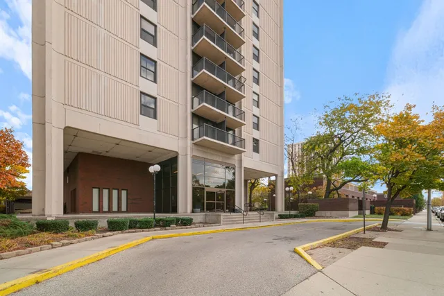 $150,000 | 2605 South Indiana Avenue, Unit 2107, Chicago, IL 60616